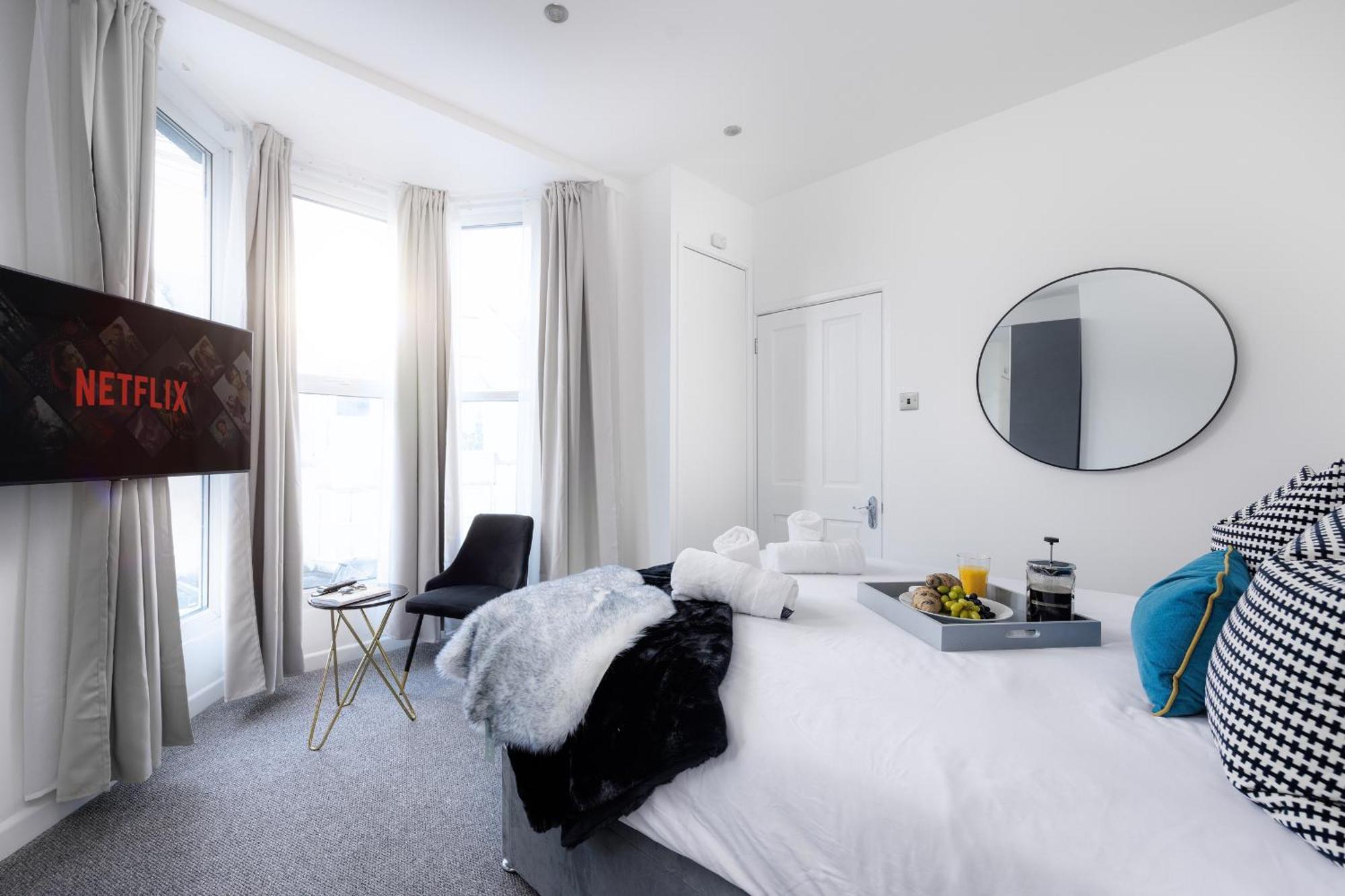 Boujis Central Plymouth Apartment - Sleeps 4 - Habita Property Extérieur photo